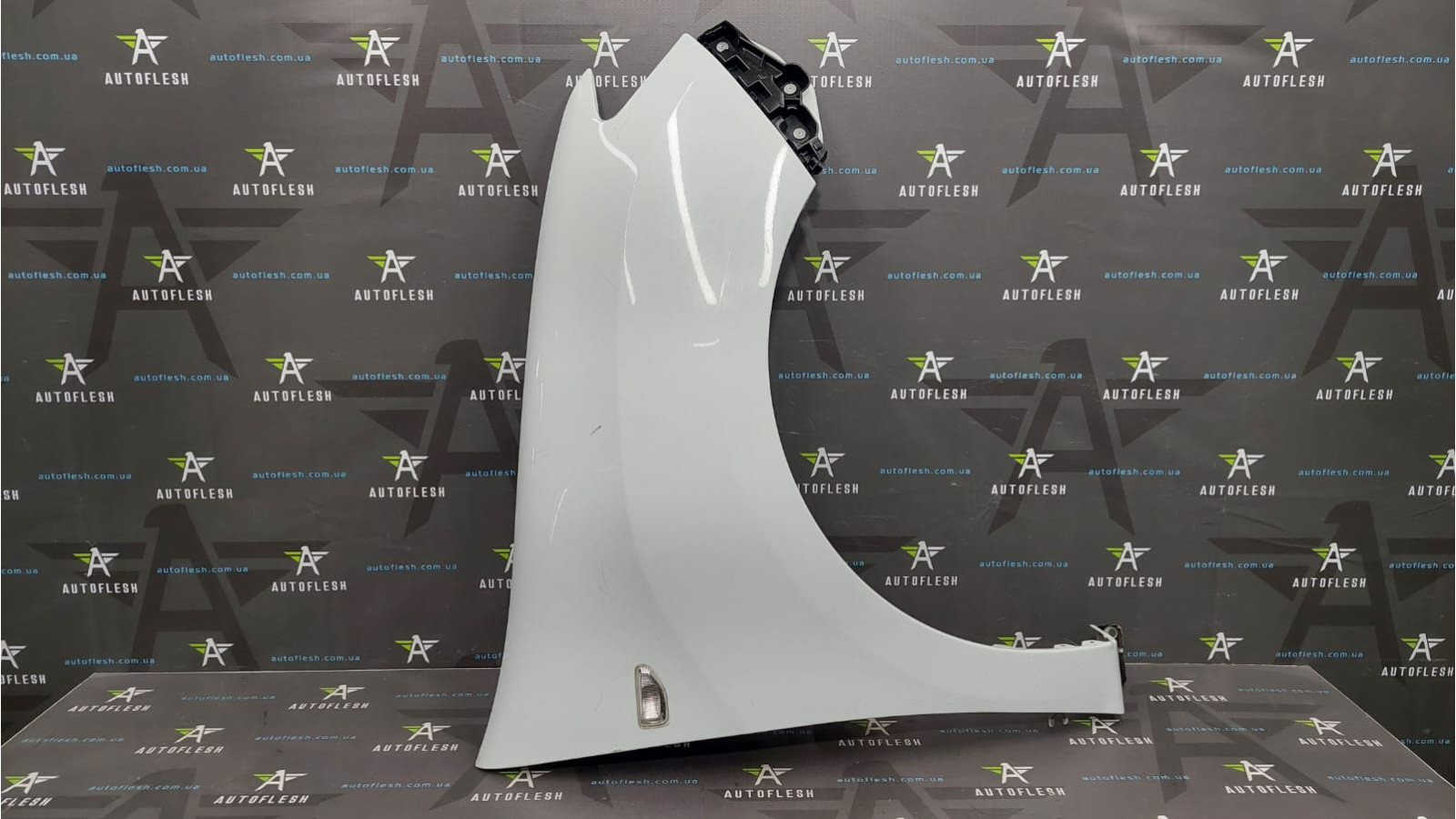Крыло переднее правое 631000142R, код краски: OV369 Dacia Renault Sandero 2 сандеро бу